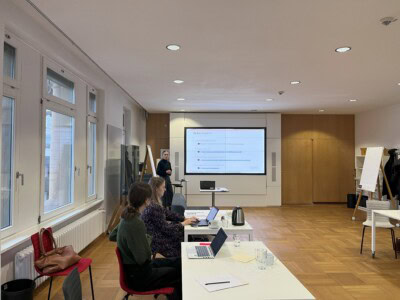 Innovatives Strategiedialog-Meeting für nachhaltige Unternehmensentwicklung in Deutschland.