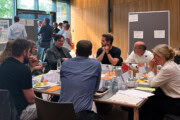 Innovatives Strategiedialog-Panel bei SDB BW, intensive Diskussionen zur nachhaltigen Planung.